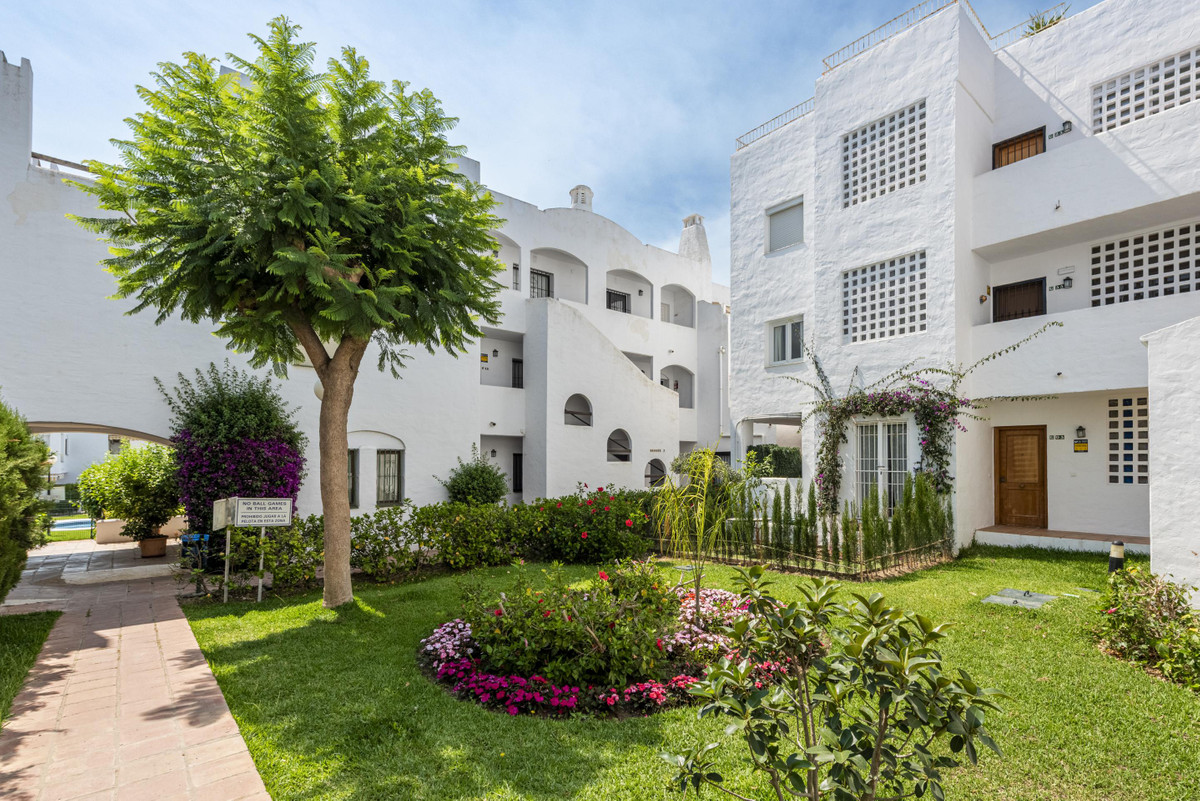 Apartment for sale in Estepona