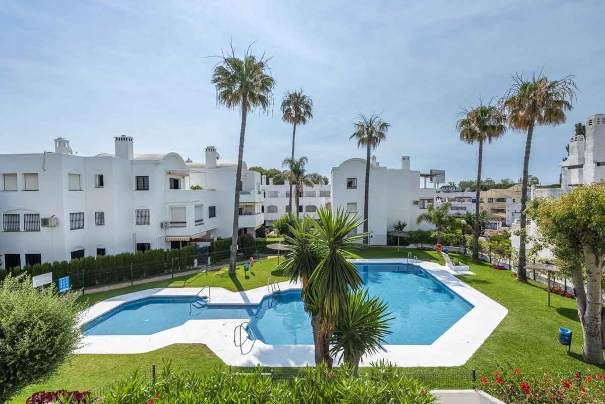 Apartment for sale in Estepona