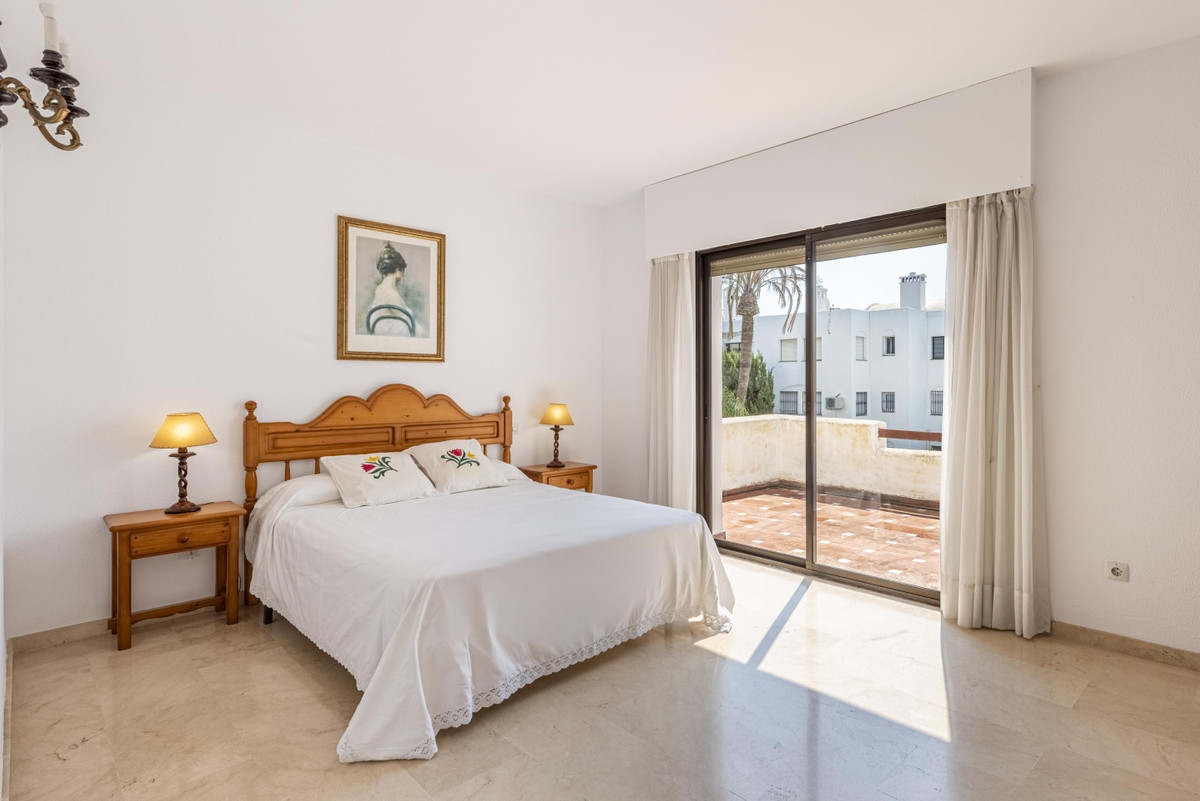 Apartment for sale in Estepona