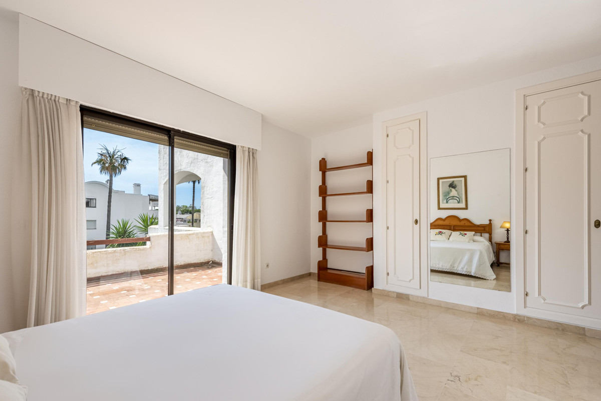 Apartment for sale in Estepona