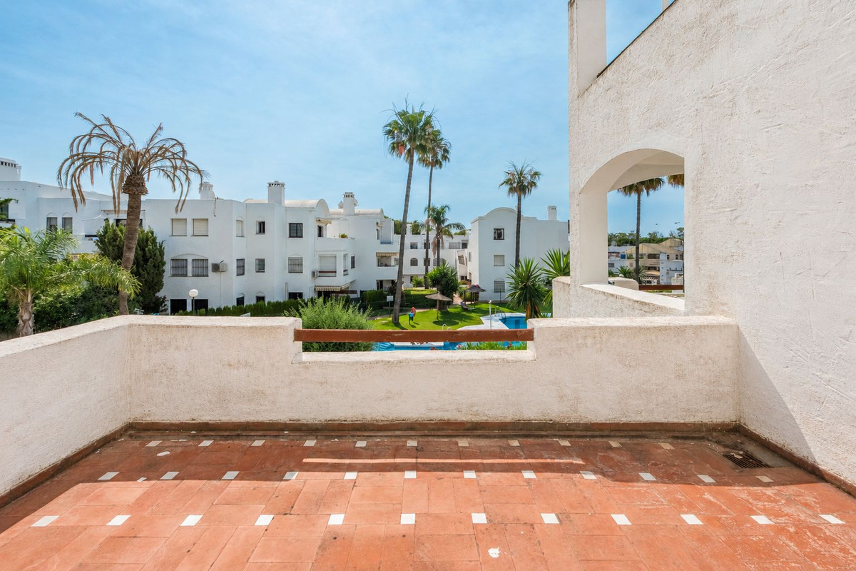 Apartment for sale in Estepona