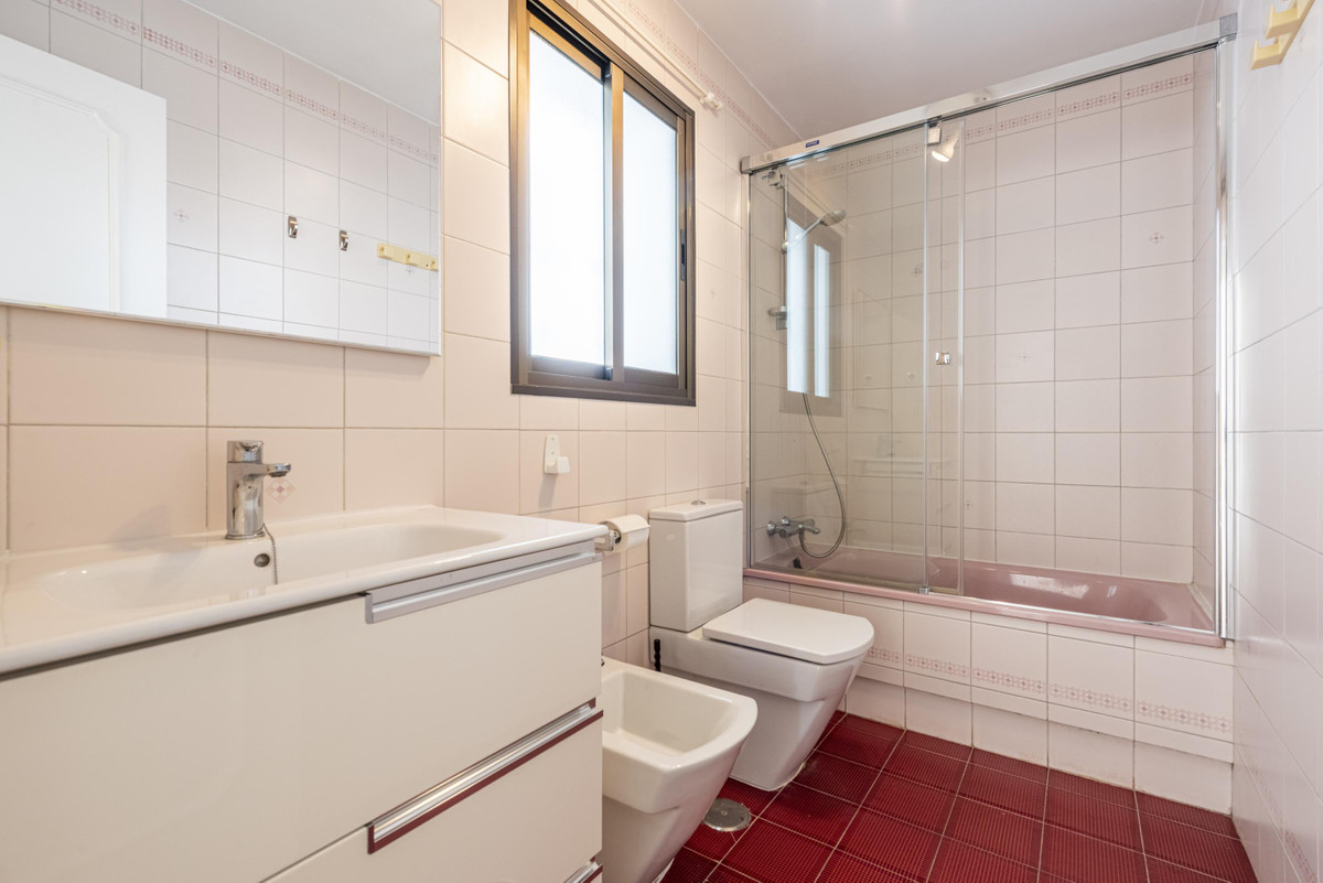 Apartment for sale in Estepona