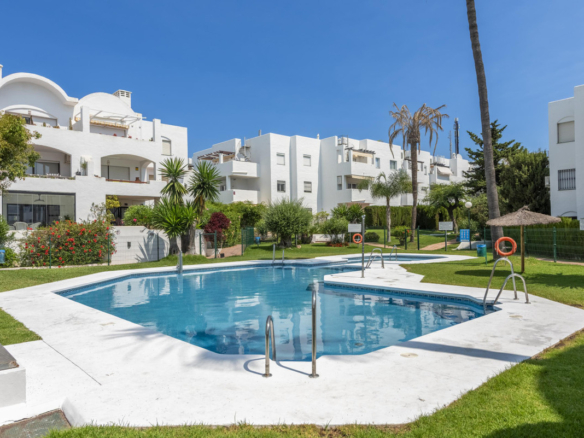 Apartment for sale in Estepona