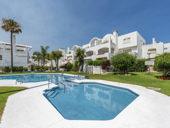 Apartment for sale in Estepona