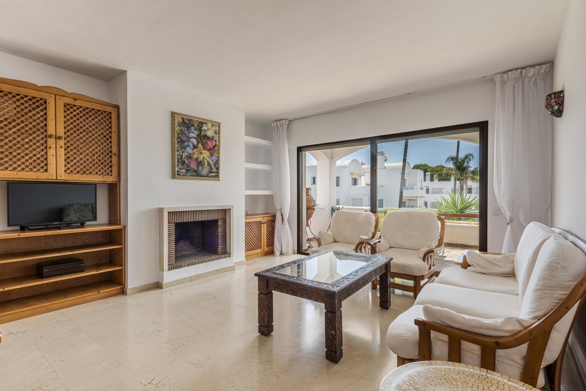 Apartment for sale in Estepona