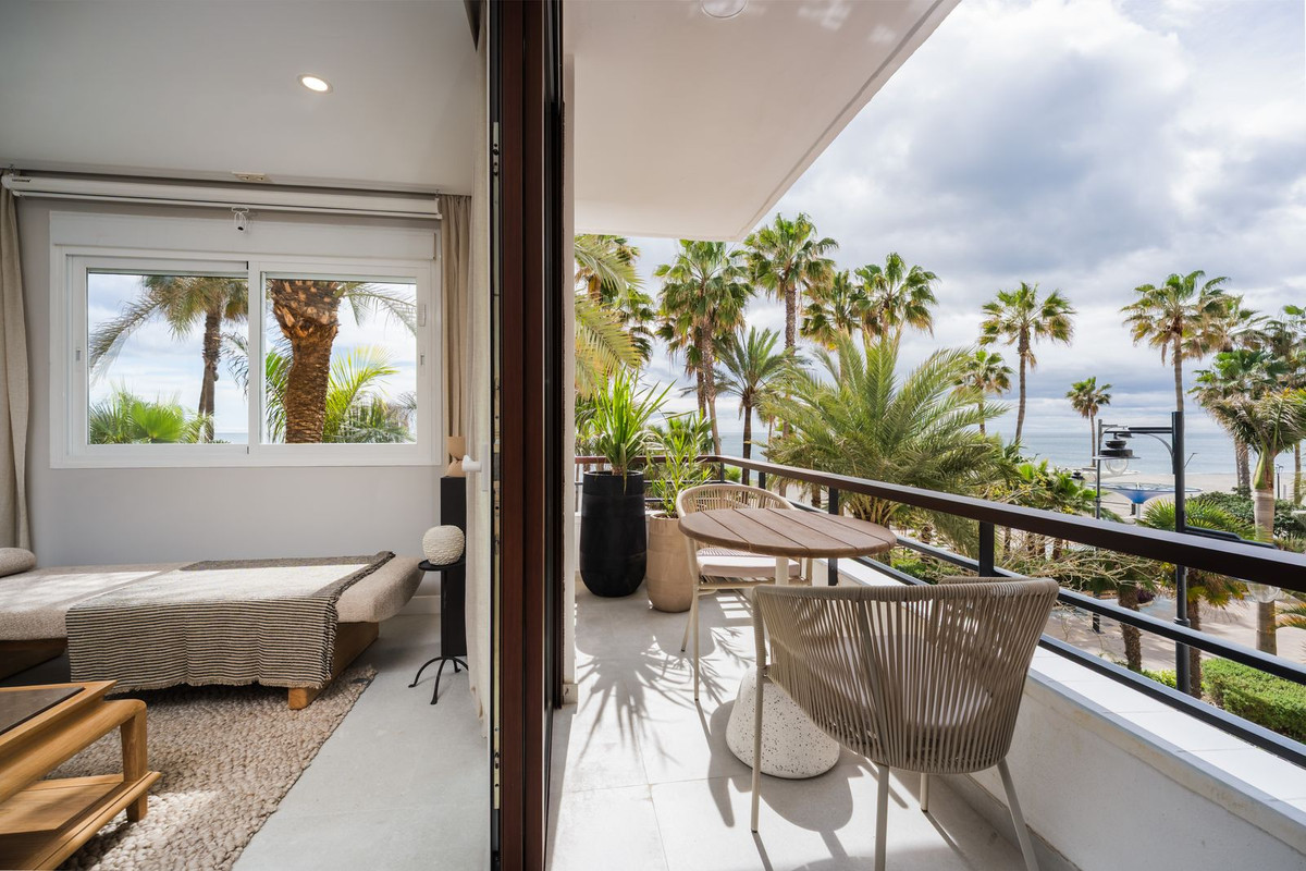 Apartment for sale in Estepona