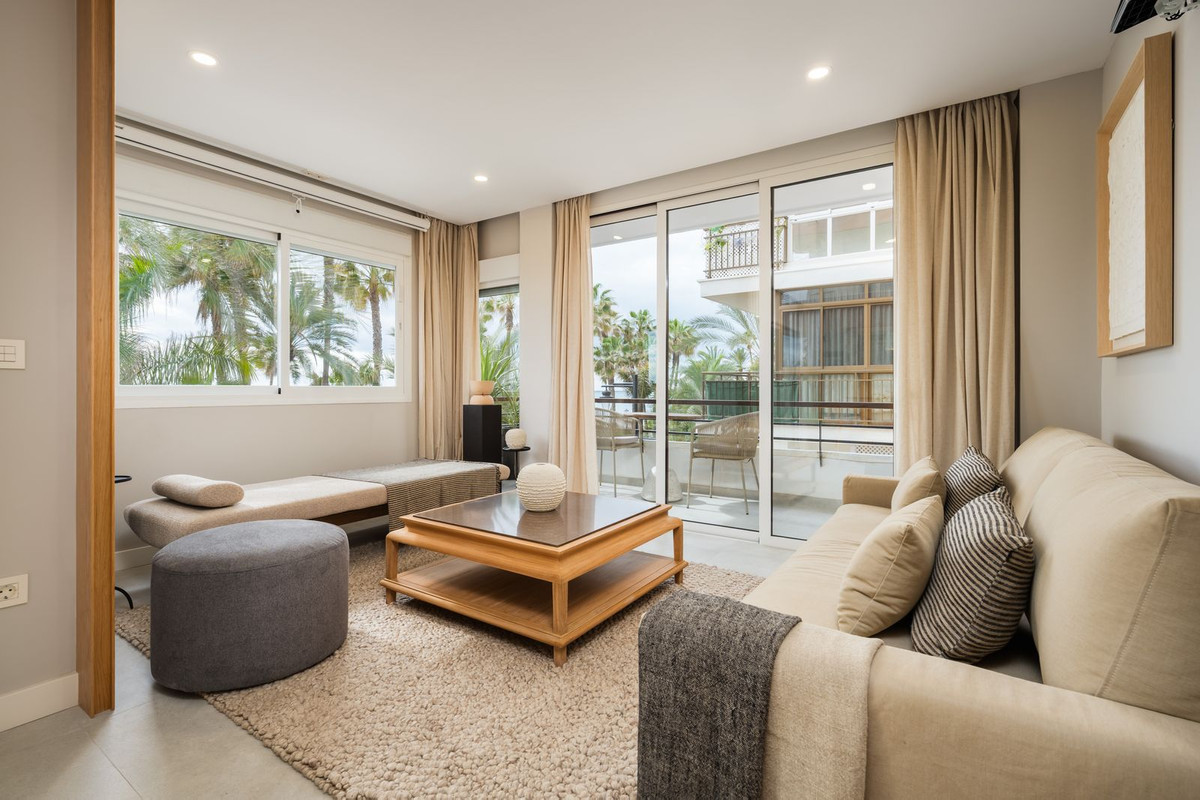 Apartment for sale in Estepona