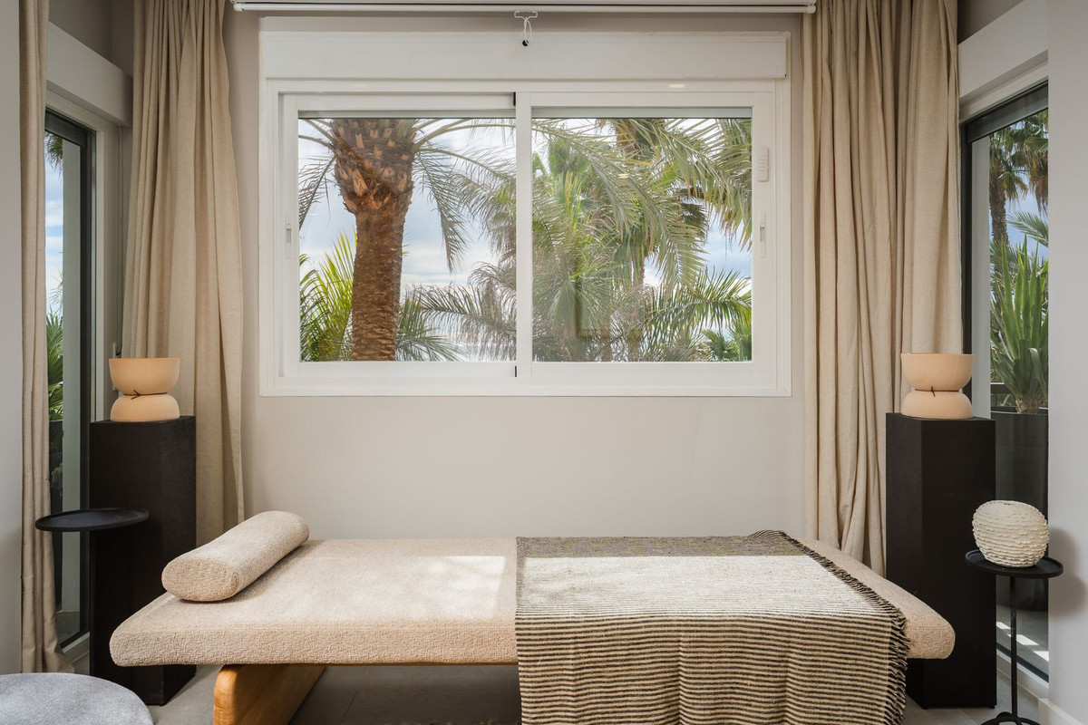Apartment for sale in Estepona