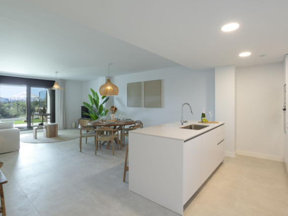 Apartment for sale in Estepona