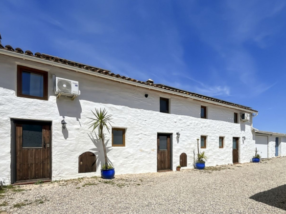Finca for sale in Casabermeja