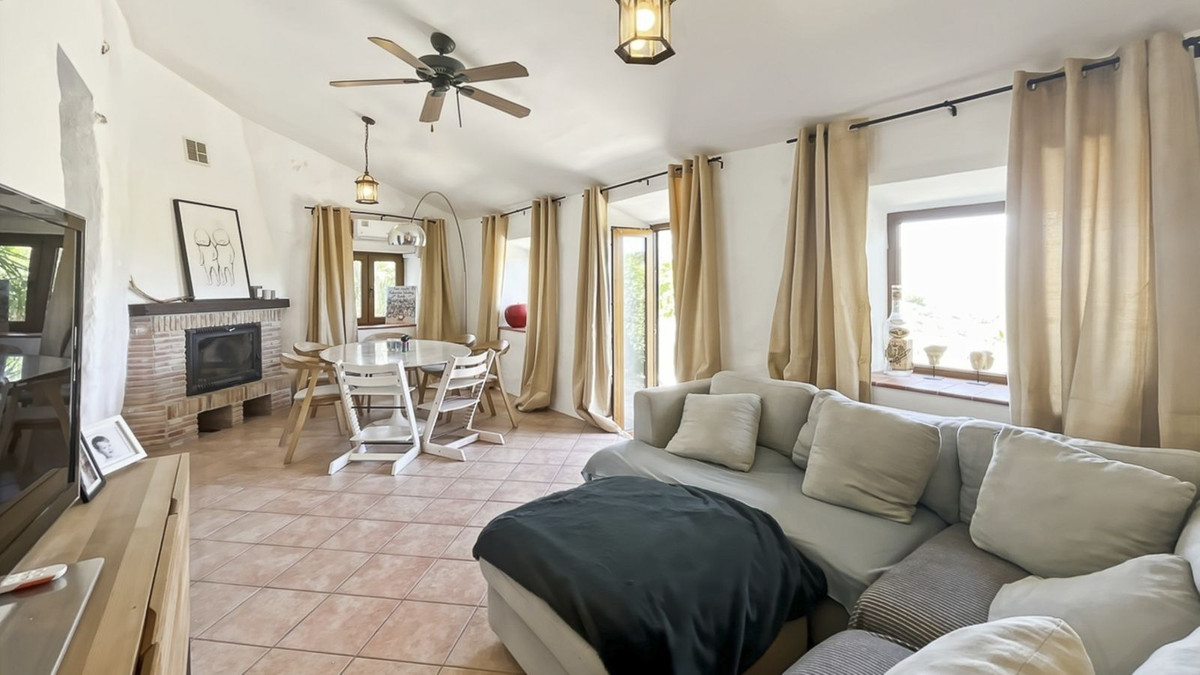 Finca for sale in Casabermeja