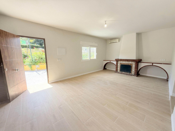 Finca for sale in Coín