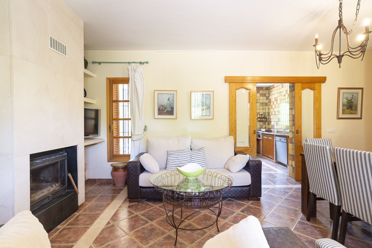 Finca for sale in Coín