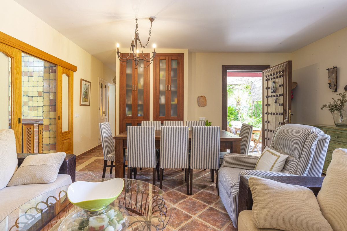 Finca for sale in Coín