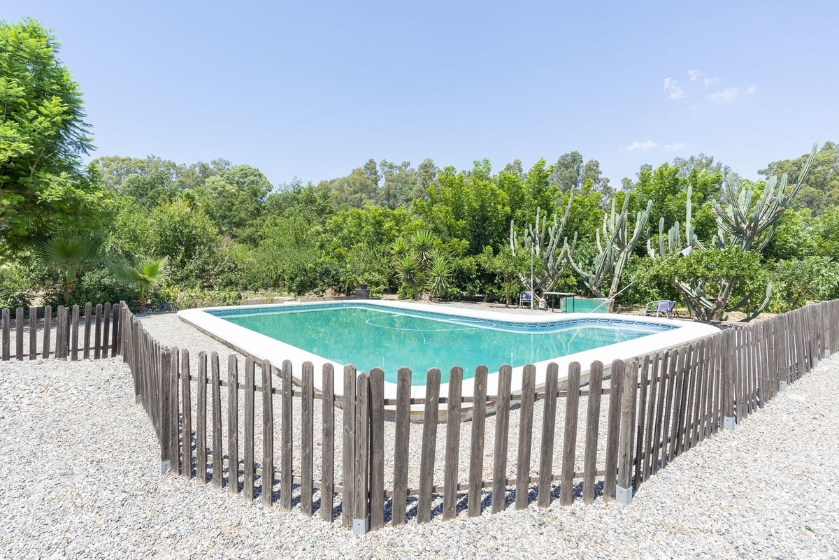 Finca for sale in Coín