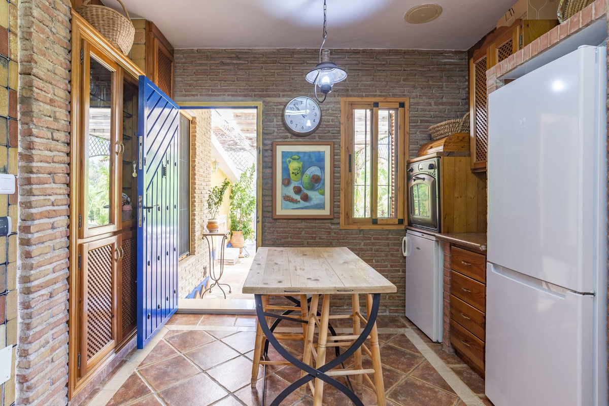 Finca for sale in Coín