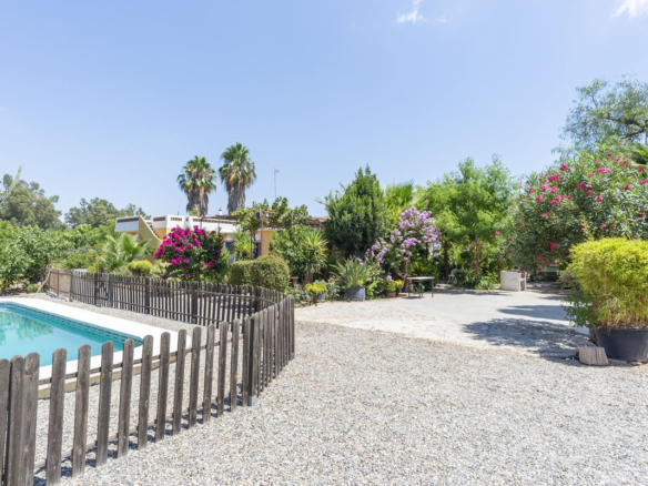 Finca for sale in Coín
