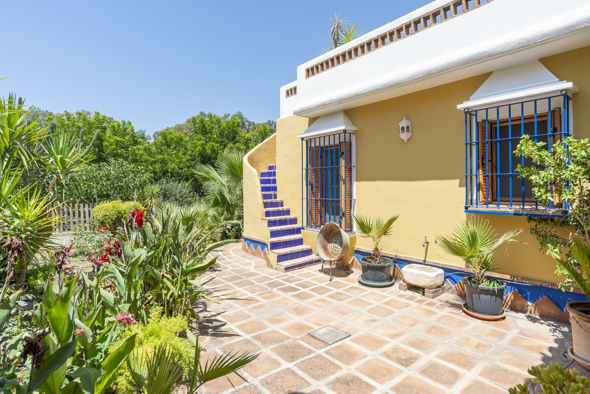 Finca for sale in Coín