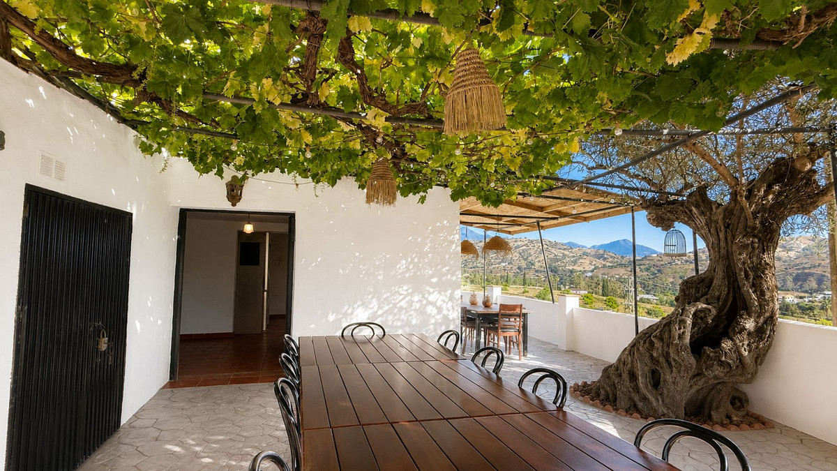 Finca for sale in Coín