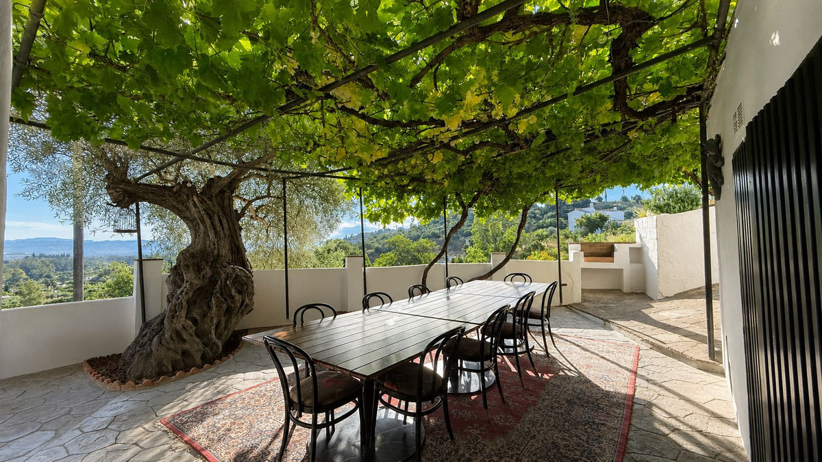 Finca for sale in Coín