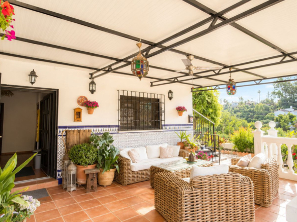 Finca for sale in Coín