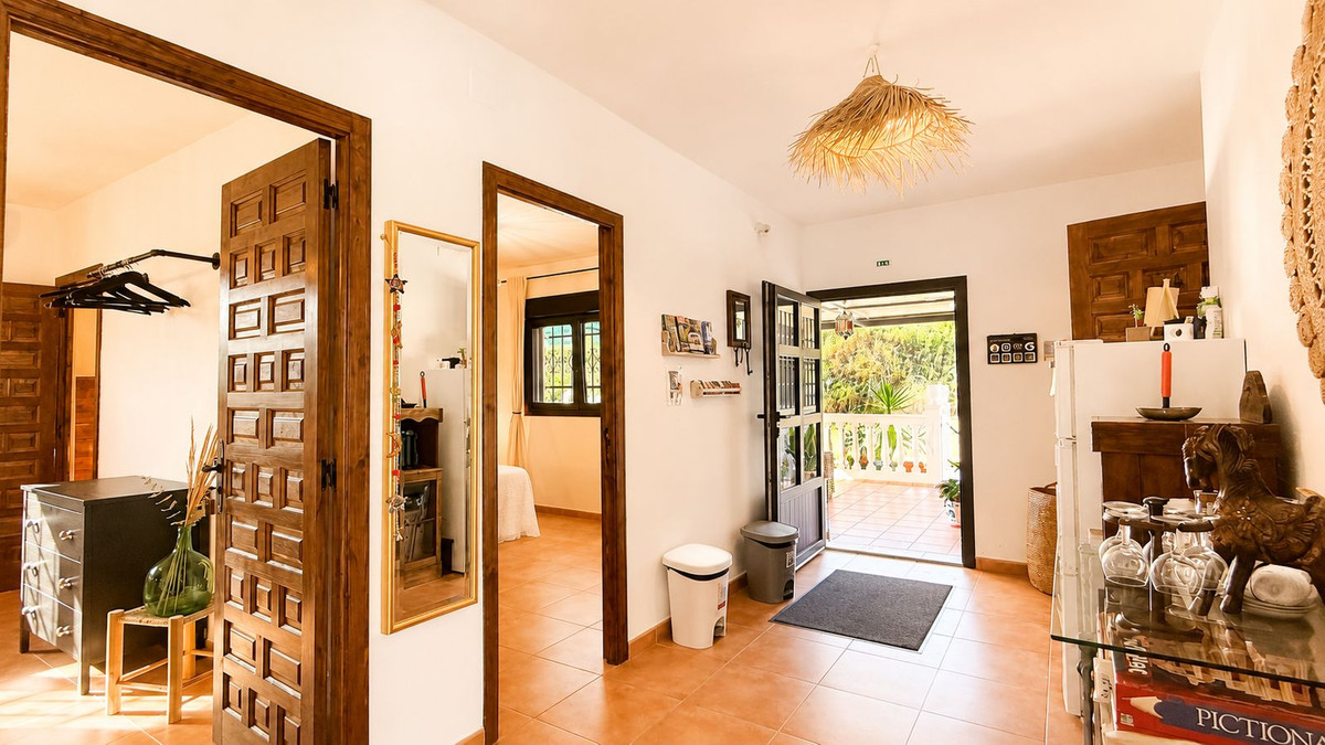 Finca for sale in Coín