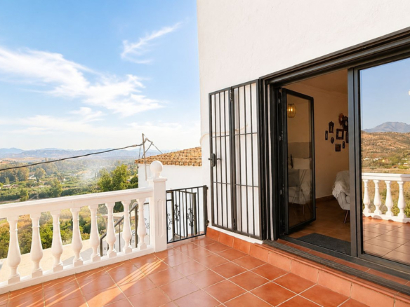 Finca for sale in Coín