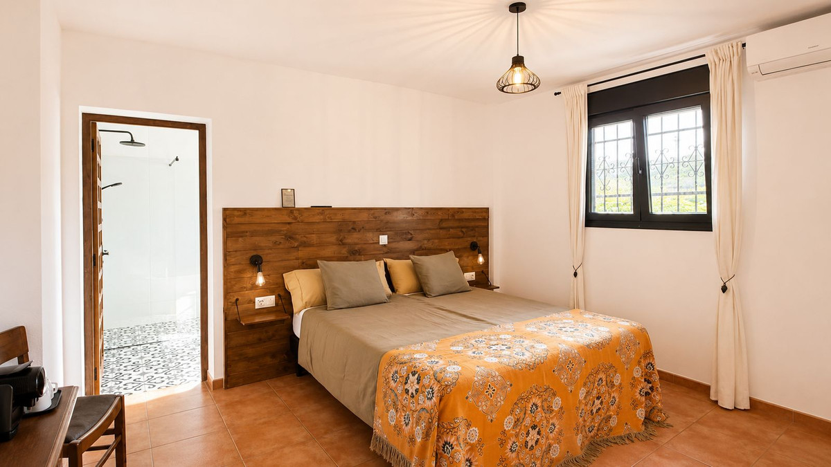 Finca for sale in Coín