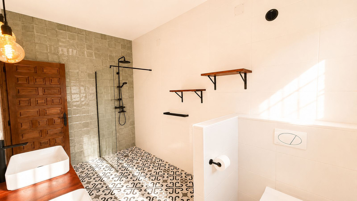 Finca for sale in Coín