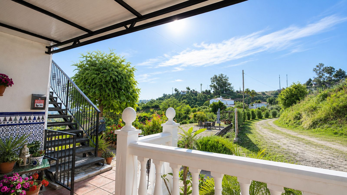 Finca for sale in Coín