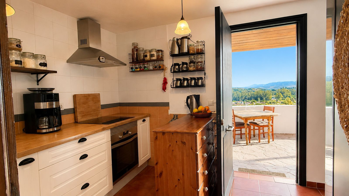 Finca for sale in Coín
