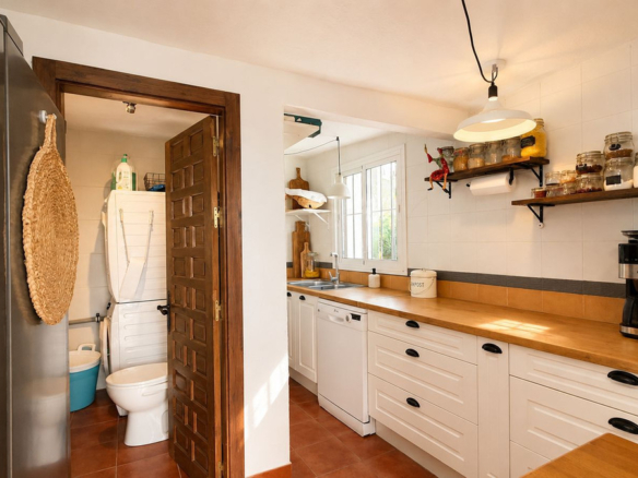 Finca for sale in Coín