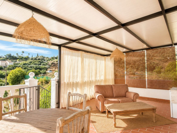 Finca for sale in Coín
