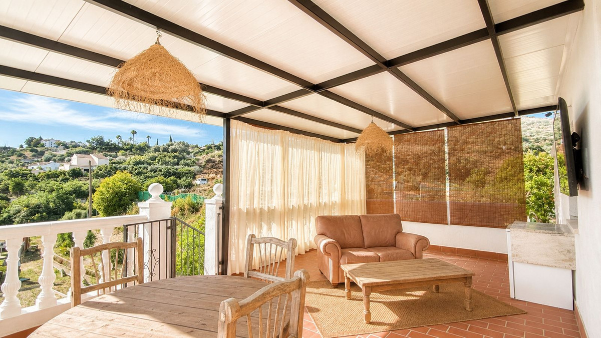 Finca for sale in Coín