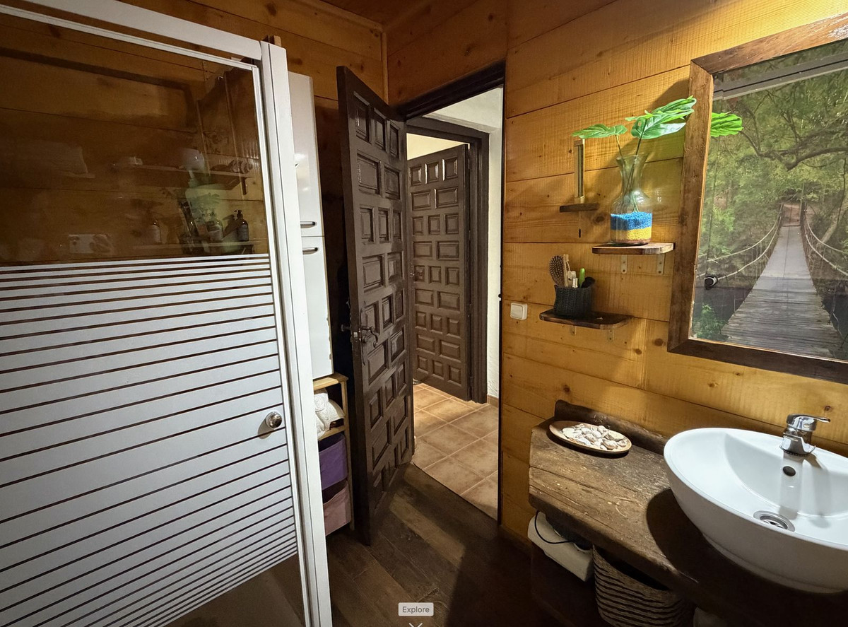 Finca for sale in Estepona