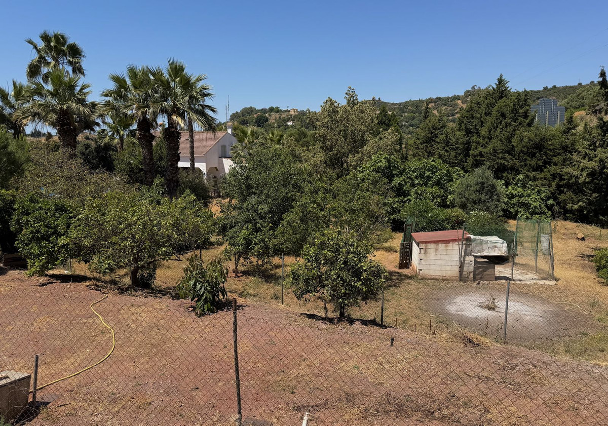 Finca for sale in Estepona