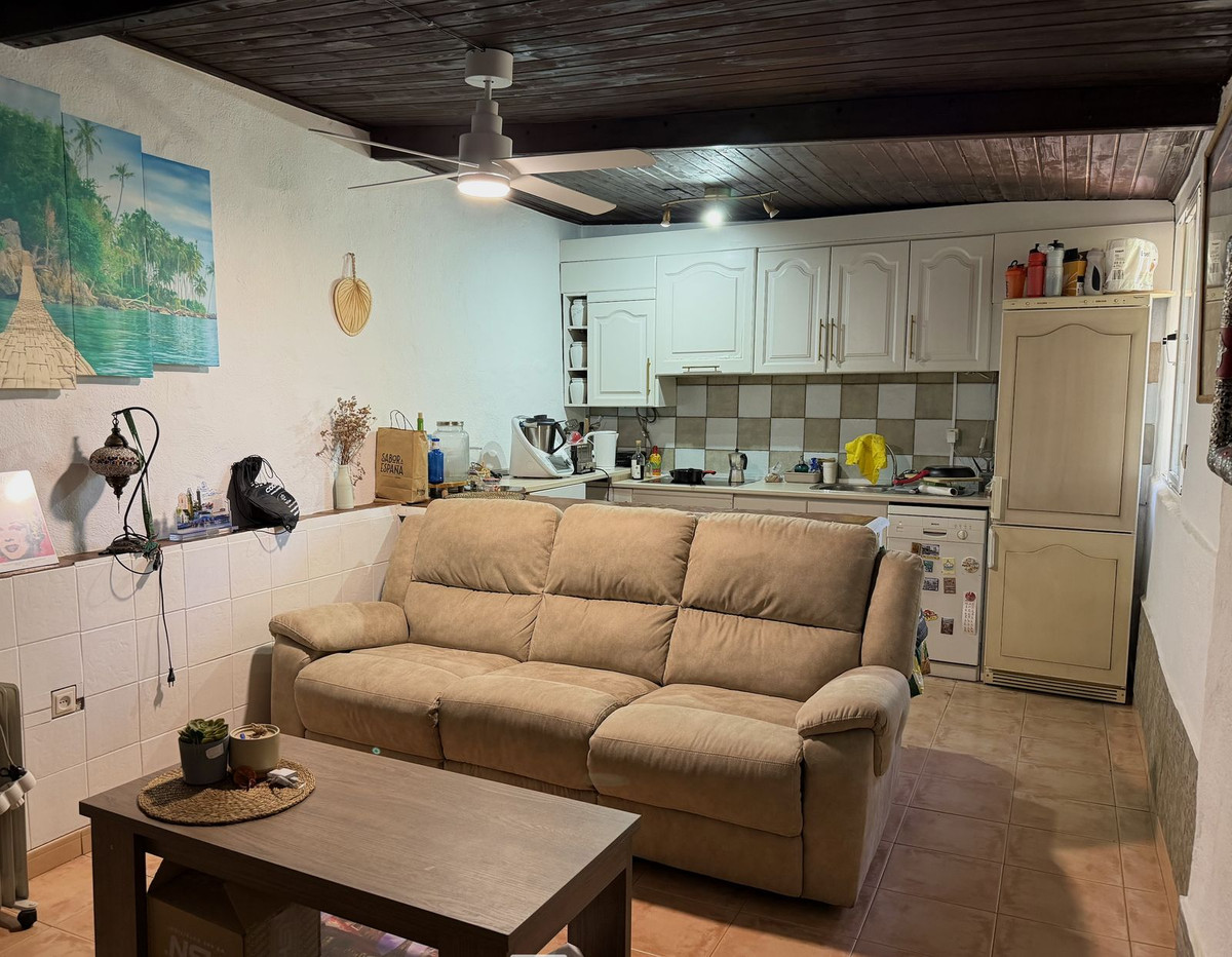 Finca for sale in Estepona