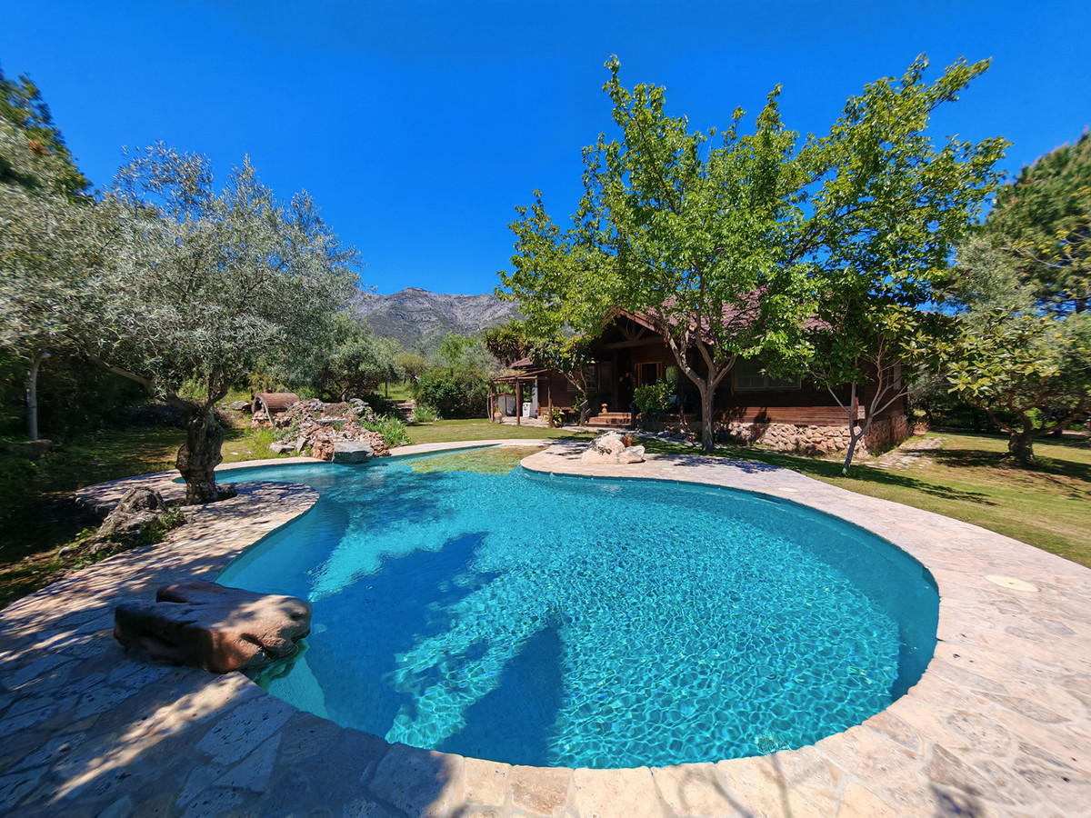 Finca for sale in Ojén