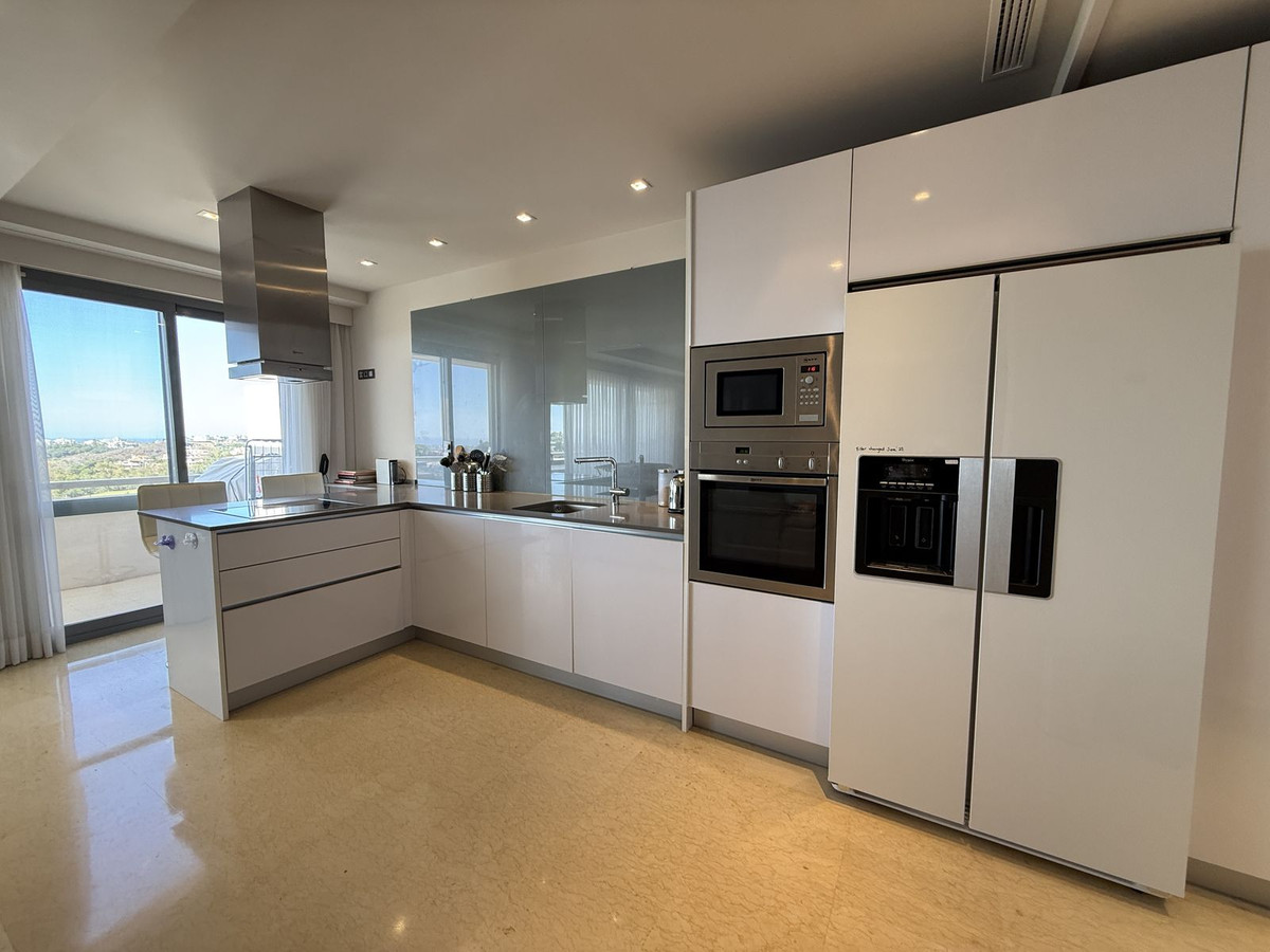 Penthouse for sale in Benahavís