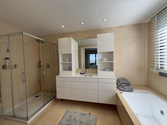 Penthouse for sale in Benahavís