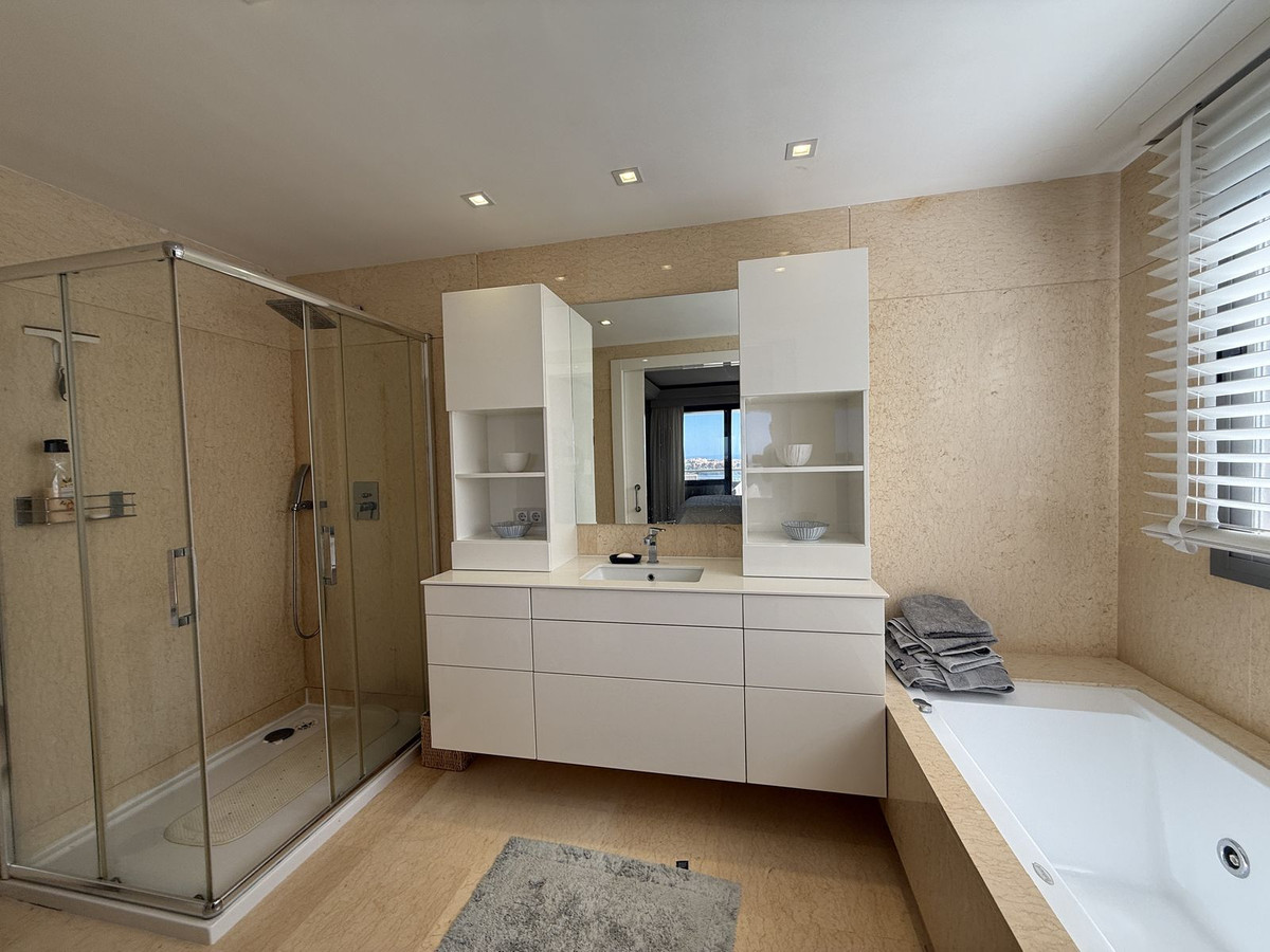 Penthouse for sale in Benahavís