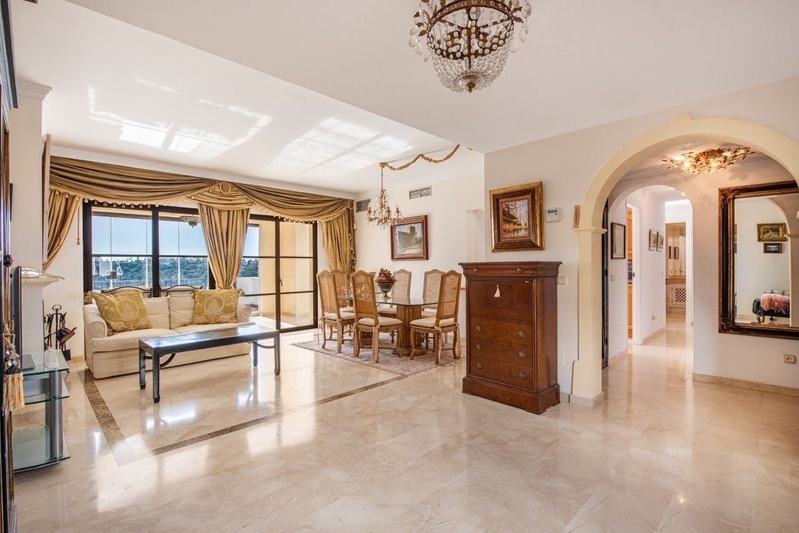 Penthouse for sale in Benahavís