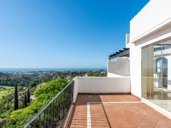 Penthouse for sale in Benahavís
