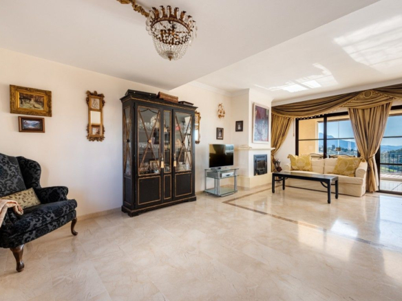 Penthouse for sale in Benahavís