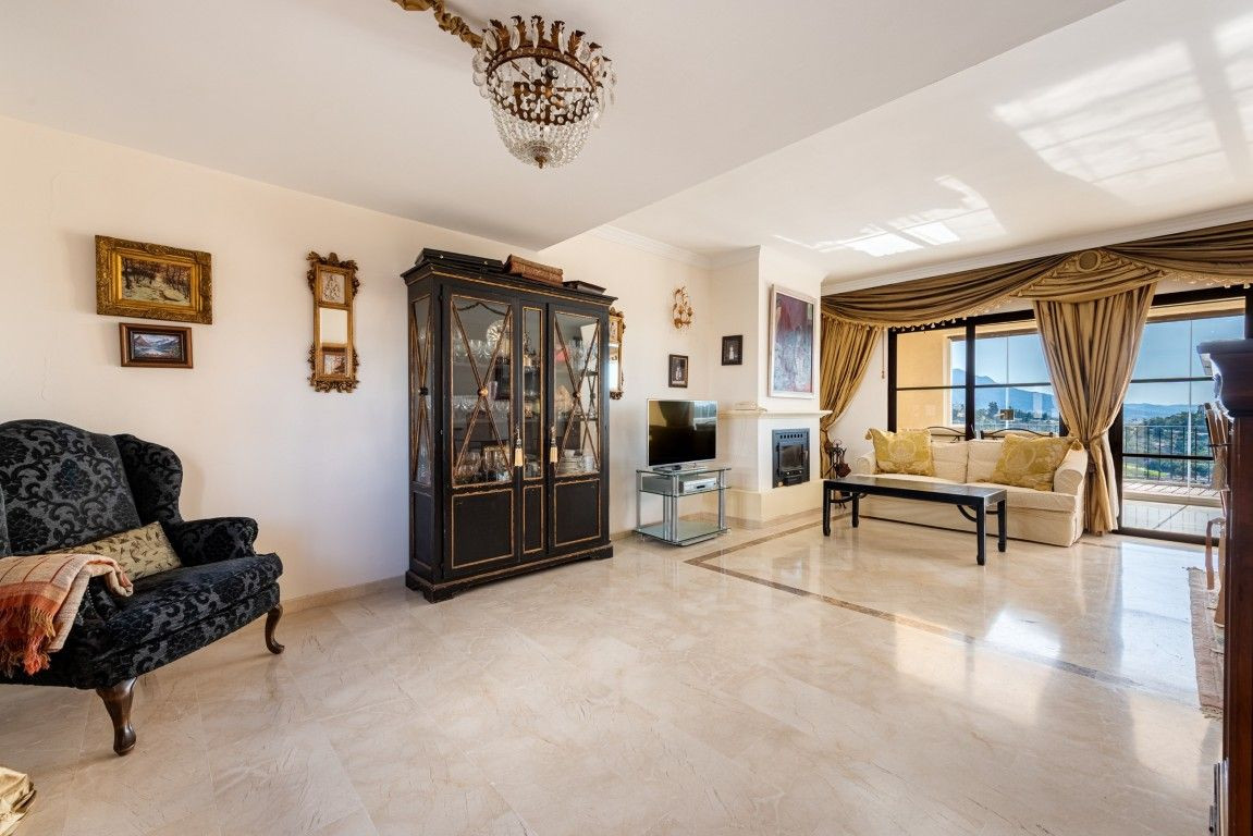 Penthouse for sale in Benahavís