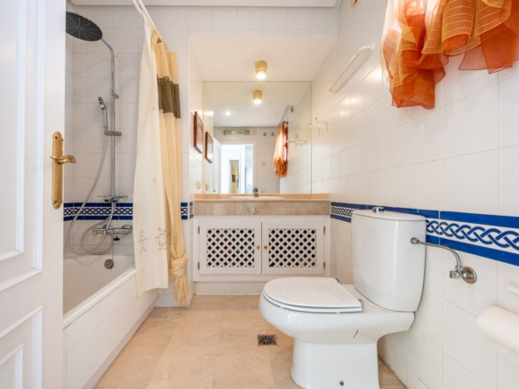 Penthouse for sale in Benahavís