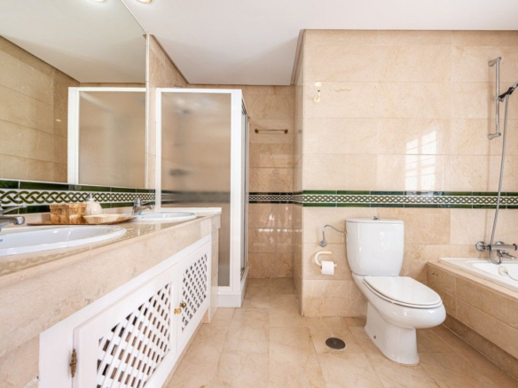 Penthouse for sale in Benahavís