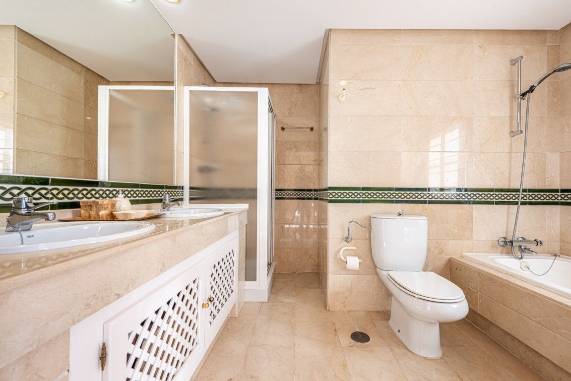Penthouse for sale in Benahavís