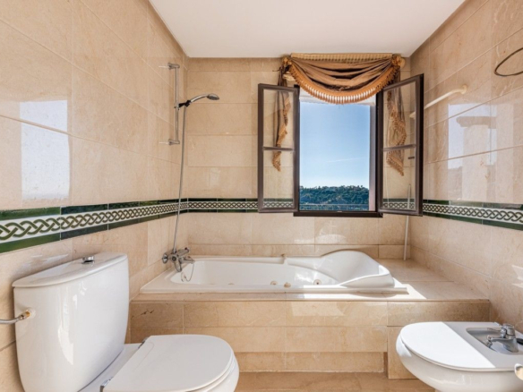 Penthouse for sale in Benahavís