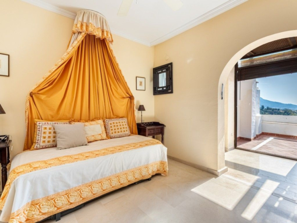 Penthouse for sale in Benahavís